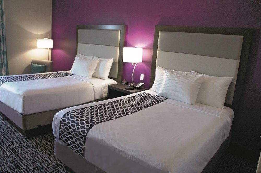 La Quinta By Wyndham Springfield Il Hotel Room photo